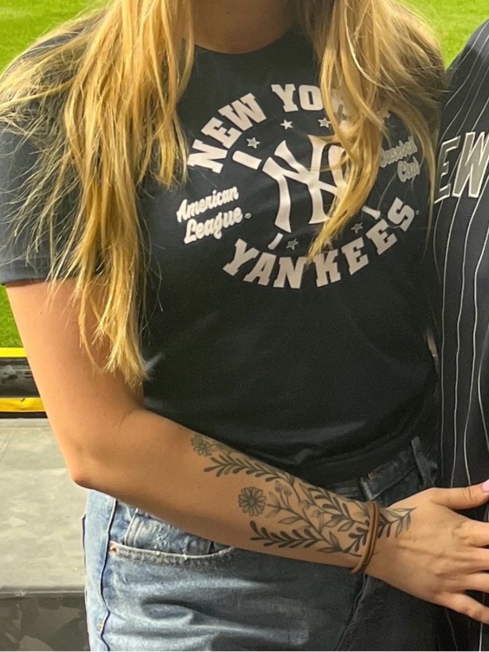 Yankees Baseball Shirt size Women’s XS/youth Large